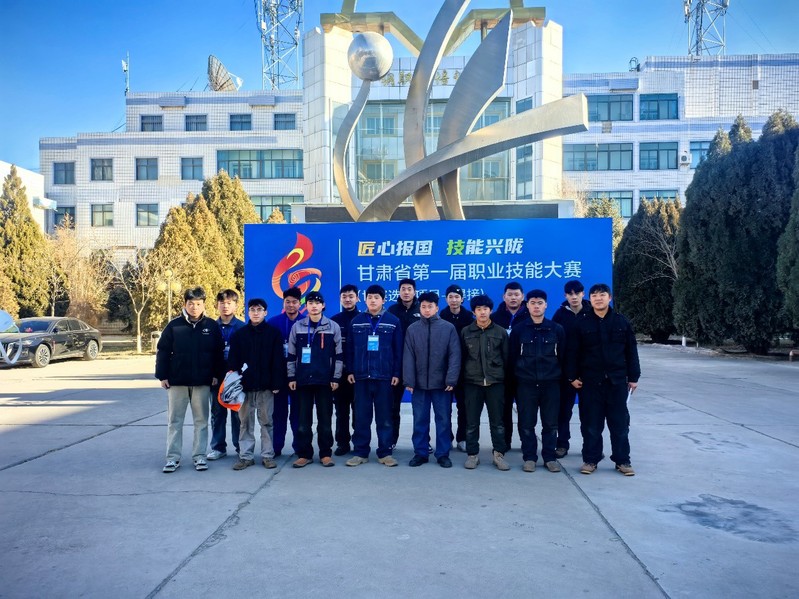 3太阳集团tyc86参赛师生.jpg